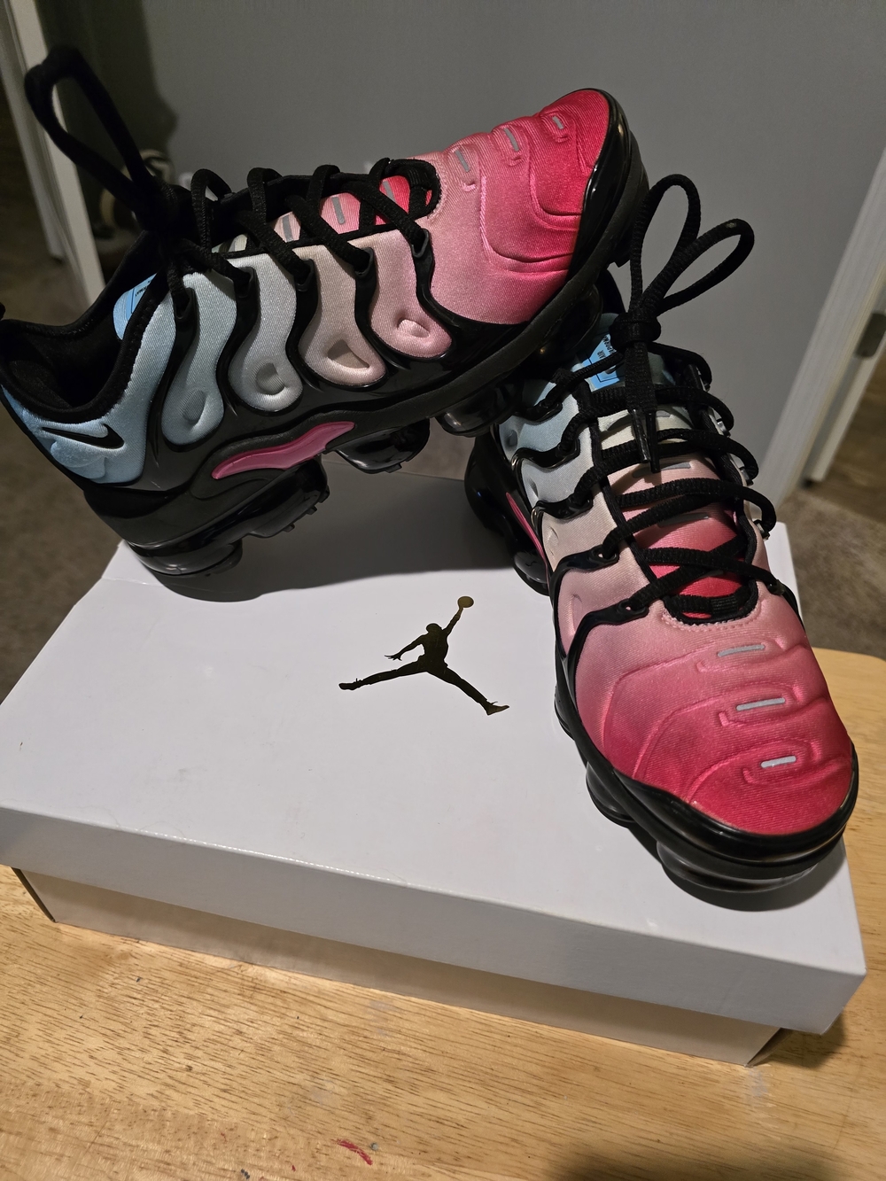 Nike Air VaporMax Plus "Rocket Pop" Women’s Sz 7.5- Pink Fireberry CZ7954-600